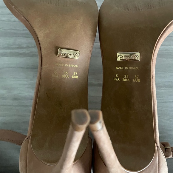 Like new heels - Picture 2 of 4